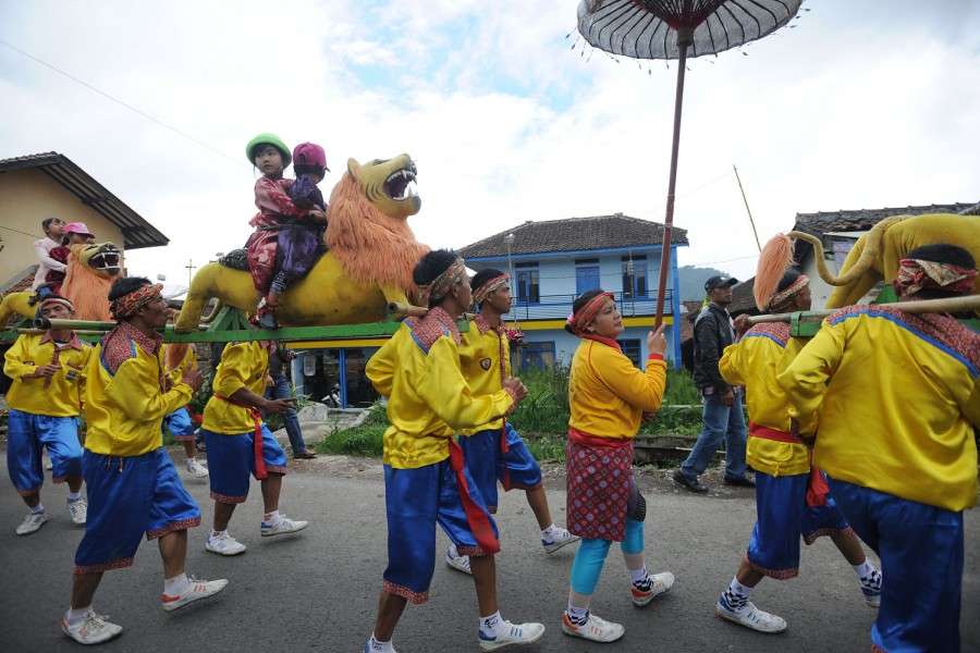 Parade through Lembang